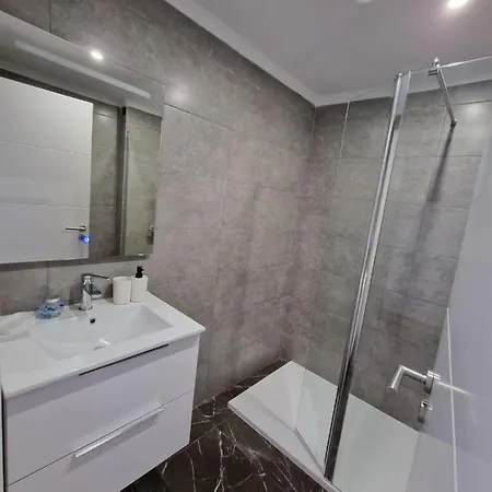 Appartement Brand New In Rua Da Oura